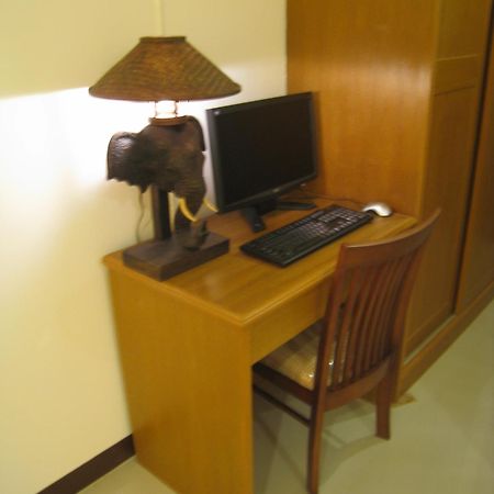 Rafael Hotel And Mansion Bangkok - Sha Extra Plus Certified מראה חיצוני תמונה
