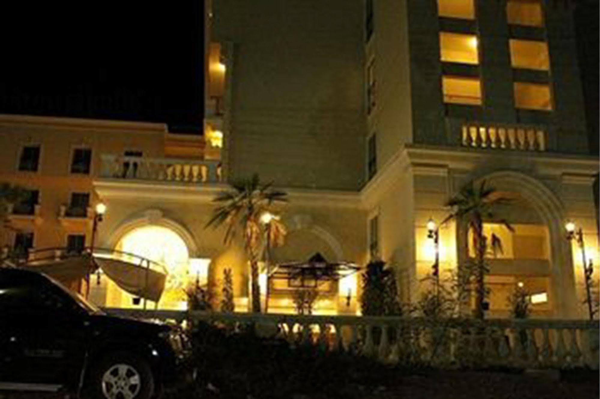Rafael Hotel And Mansion Bangkok - Sha Extra Plus Certified מראה חיצוני תמונה
